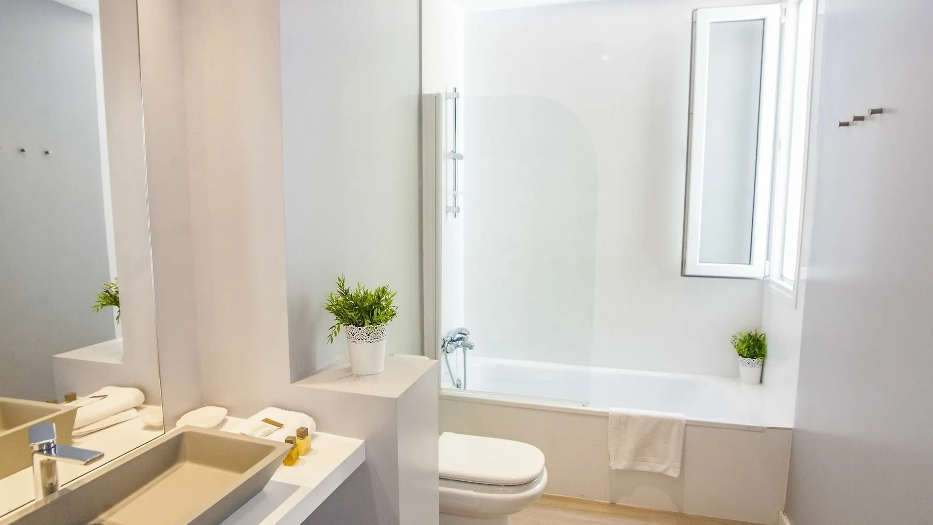 Monteros Beach Flat Marbella Apartment